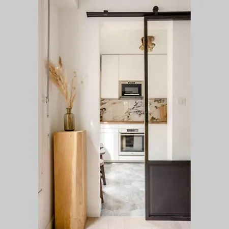 Quiet Flat In Central Paris Le Marais *